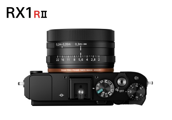 DSC-RX1RM2_(RX1R II)_top_wLogo